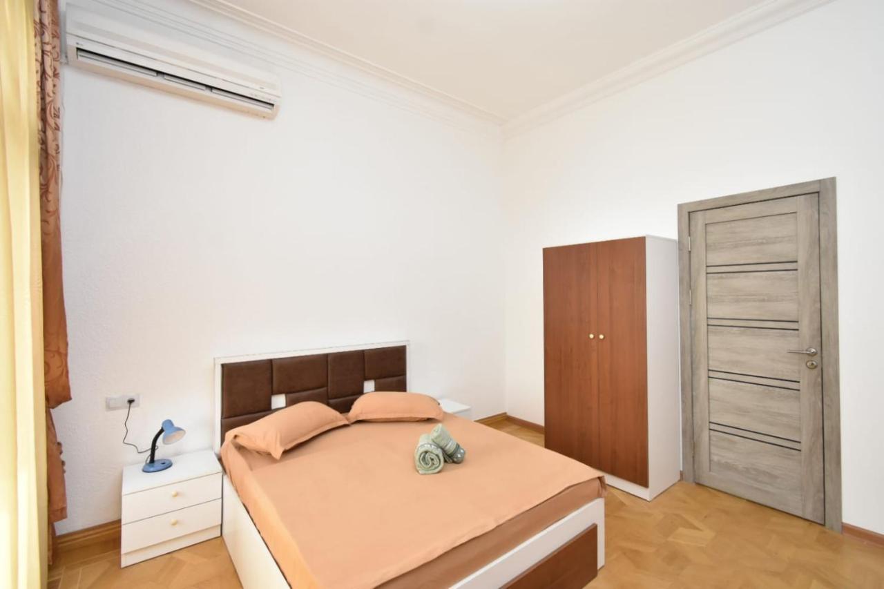 Guesthouses Opera Erivan Dış mekan fotoğraf
