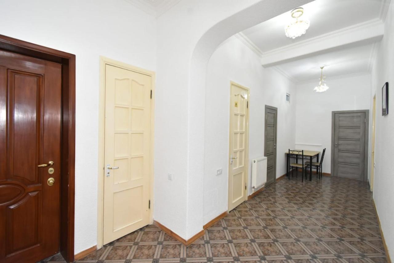 Guesthouses Opera Erivan Dış mekan fotoğraf