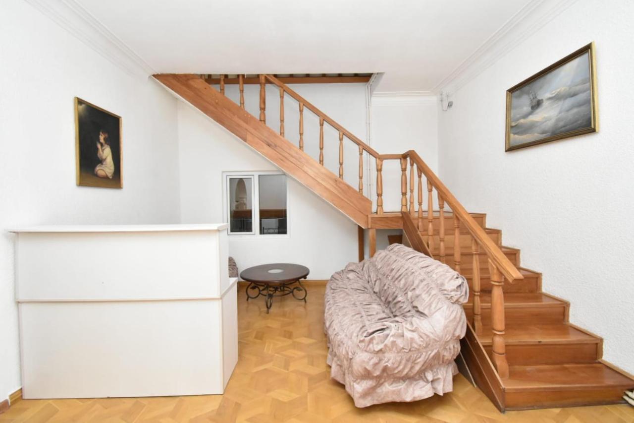 Guesthouses Opera Erivan Dış mekan fotoğraf