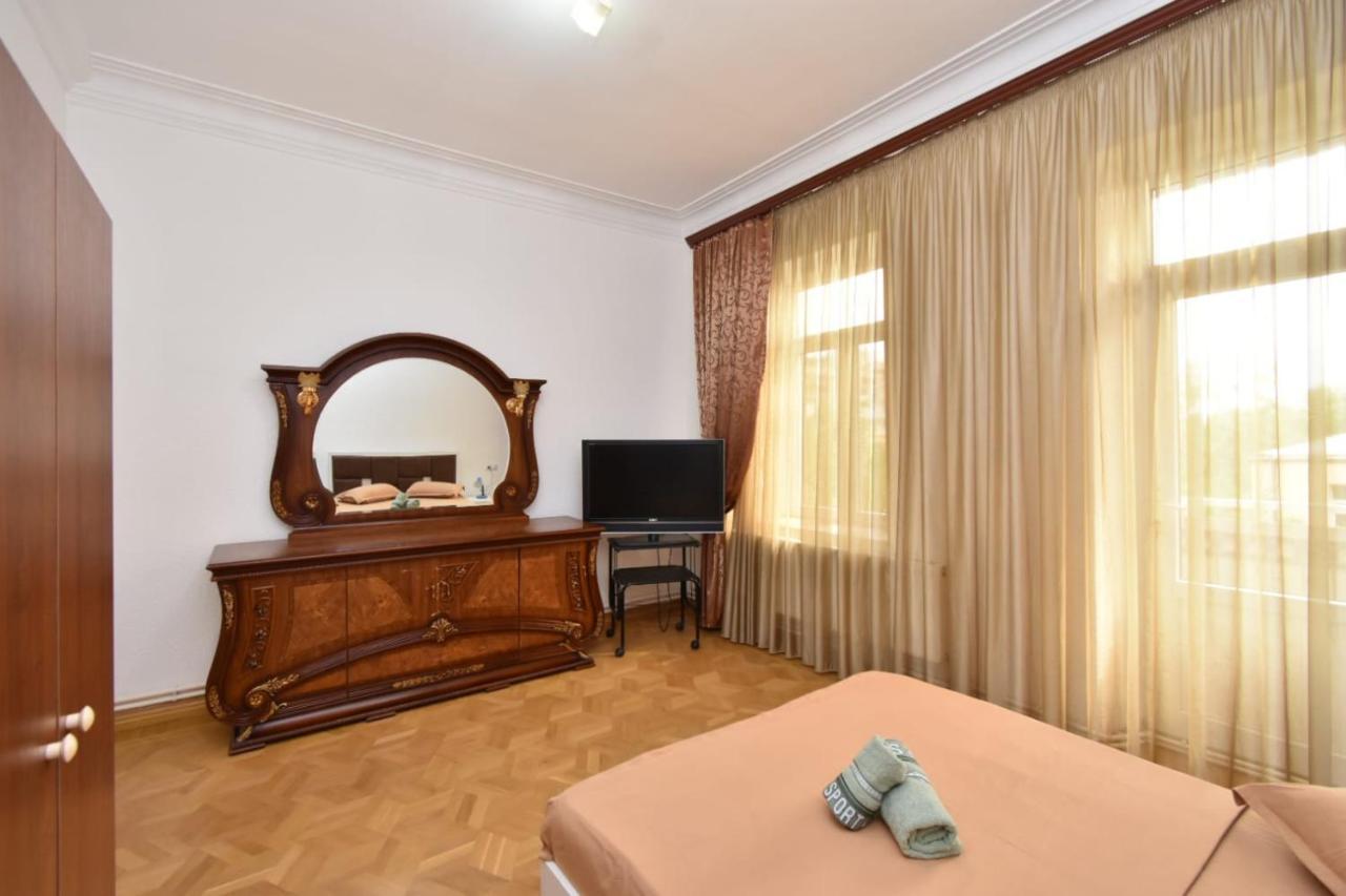 Guesthouses Opera Erivan Dış mekan fotoğraf