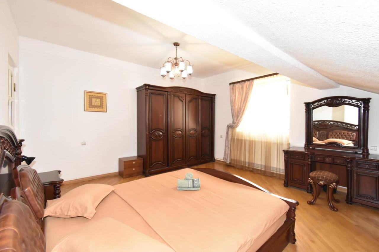 Guesthouses Opera Erivan Dış mekan fotoğraf