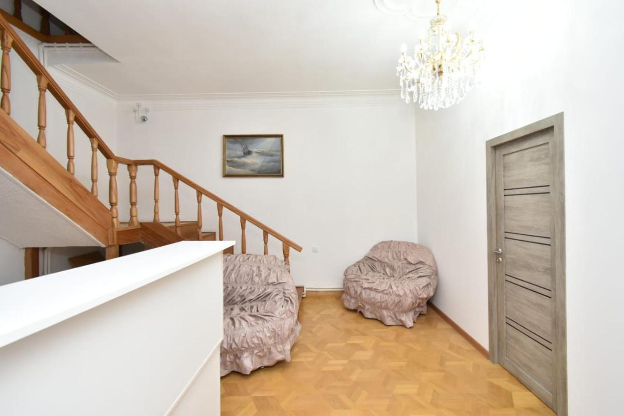 Guesthouses Opera Erivan Dış mekan fotoğraf